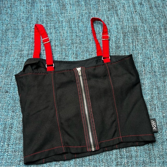 Royal Bones by Tripp NYC Cropped Corset Chain Top in Black Red - Picture 4 of 5